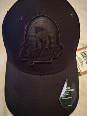 The North Face hat NWT